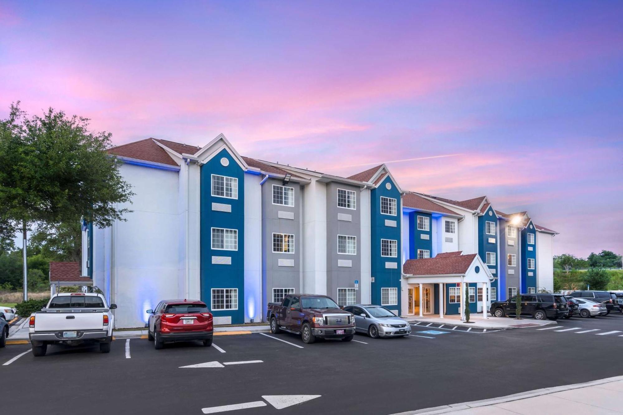 Microtel Inn & Suites By Wyndham Brooksville Ridge Manor Kültér fotó