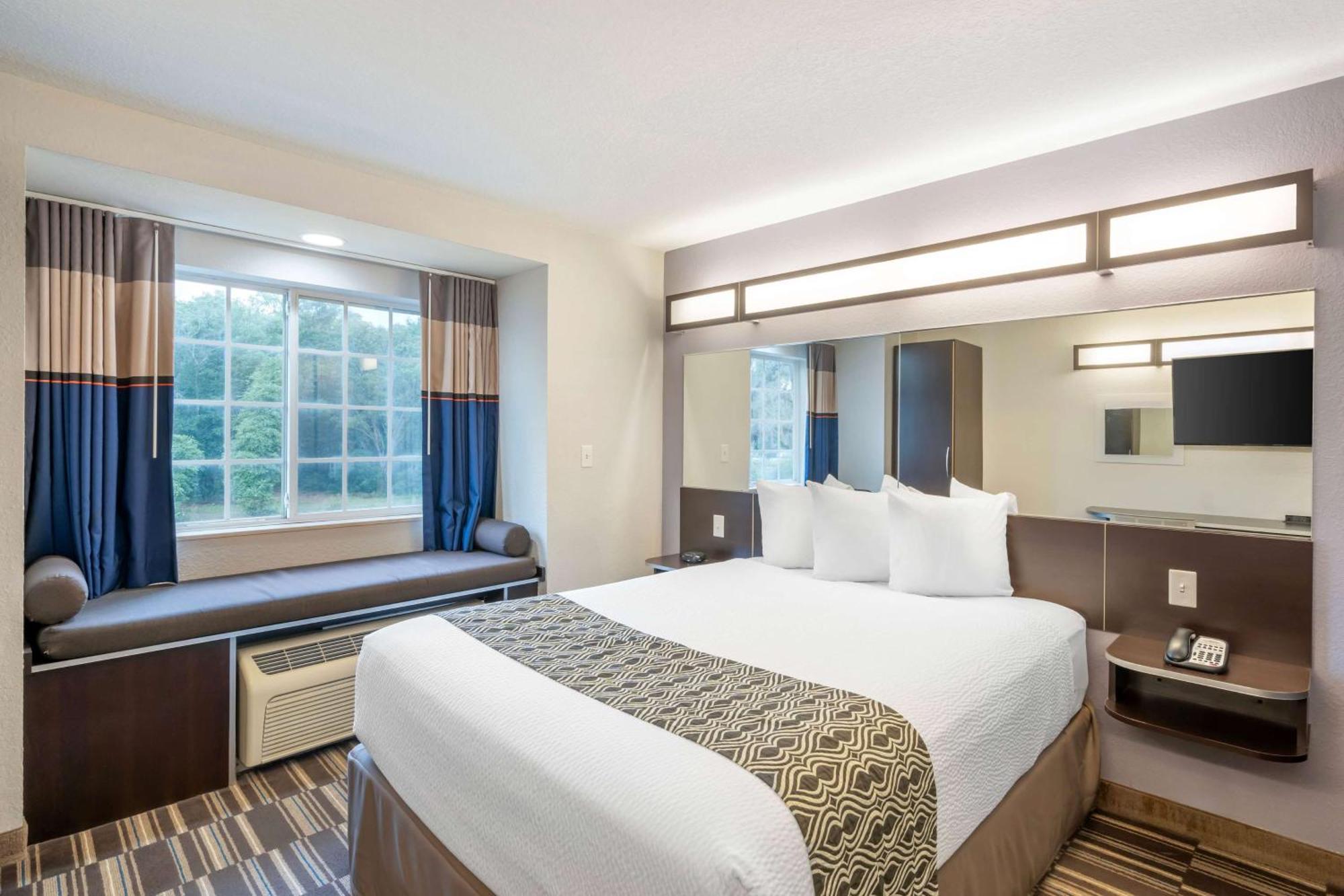 Microtel Inn & Suites By Wyndham Brooksville Ridge Manor Kültér fotó