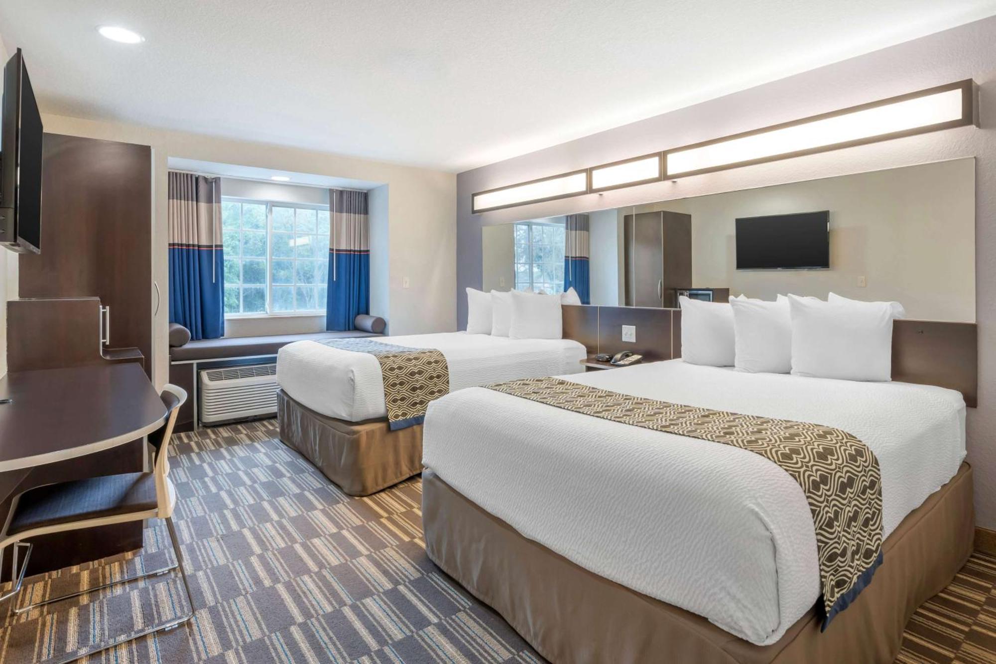 Microtel Inn & Suites By Wyndham Brooksville Ridge Manor Kültér fotó