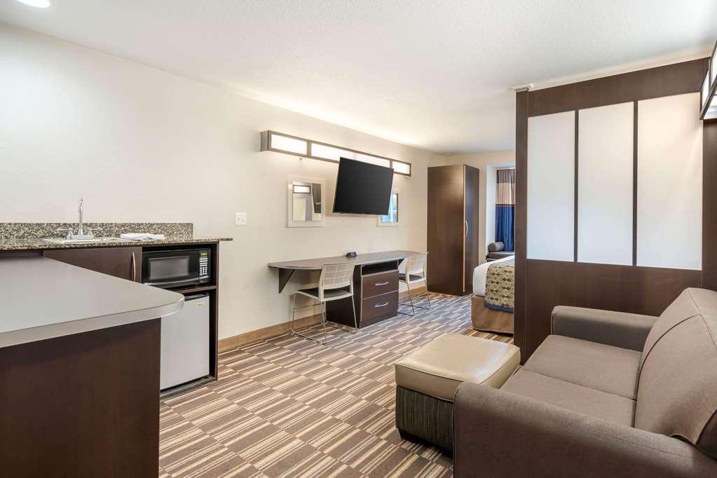 Microtel Inn & Suites By Wyndham Brooksville Ridge Manor Szoba fotó