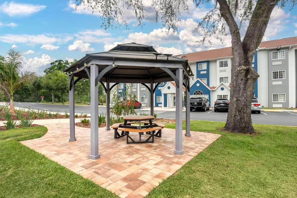 Microtel Inn & Suites By Wyndham Brooksville Ridge Manor Kültér fotó